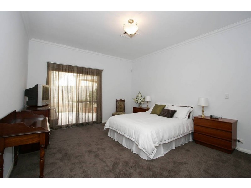 22 Macleod Road, Applecross WA 6153