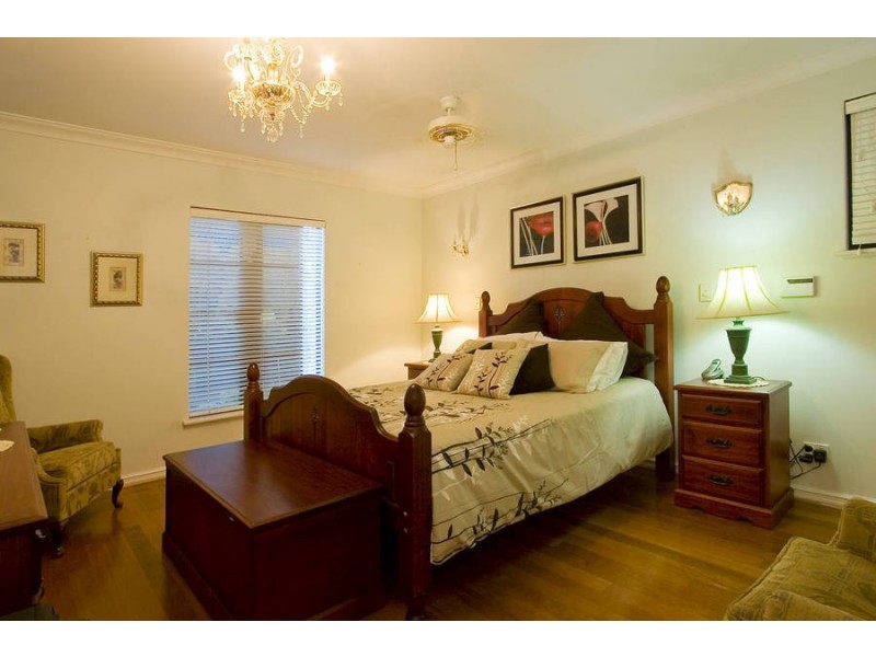 15 Carroll Street, Applecross WA 6153