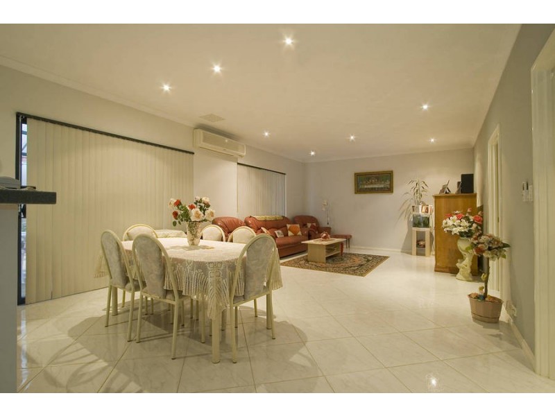 15 Ranunculus Crt, Beeliar WA 6164
