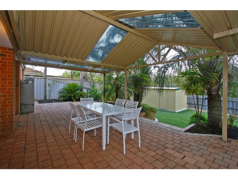 7 Graydon Gr, Leda WA 6170