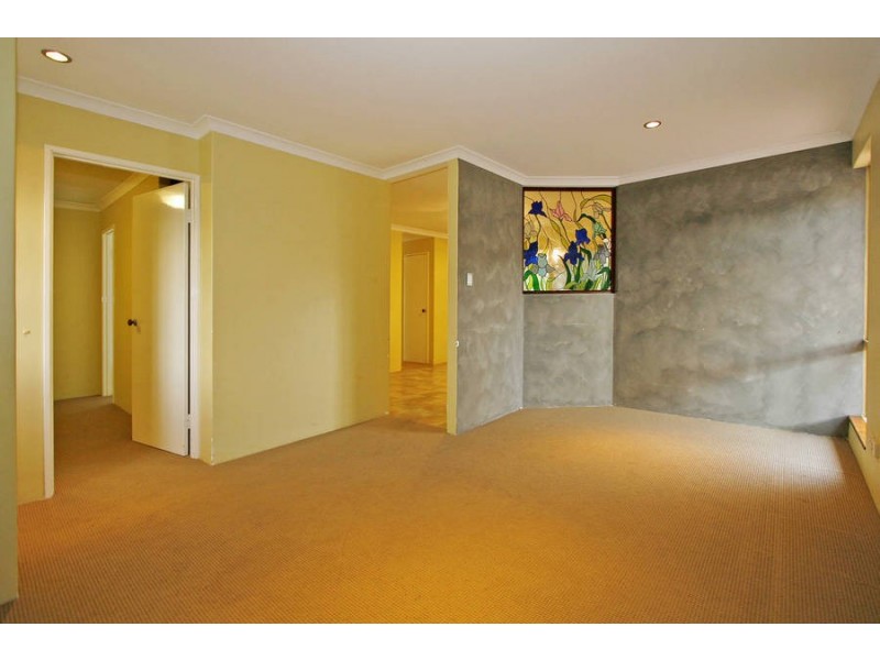 7 Graydon Gr, Leda WA 6170