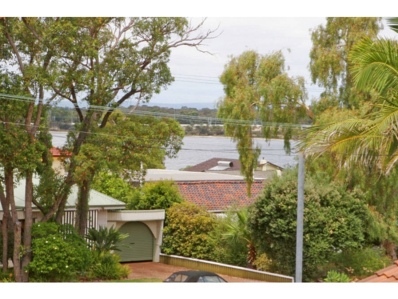 16 Bateman Road, Mount Pleasant WA 6153