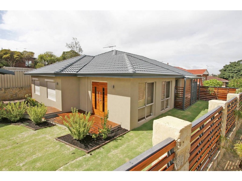 5 Maddox Crescent, Melville WA 6156