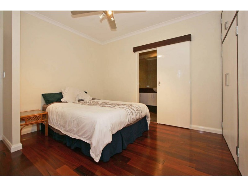 5 Maddox Crescent, Melville WA 6156
