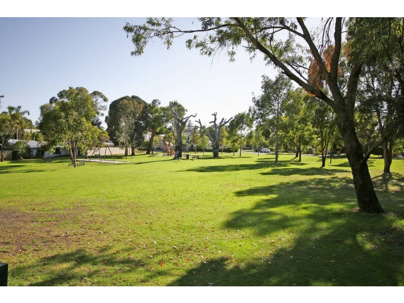 47 Tweeddale Road, Applecross WA 6153