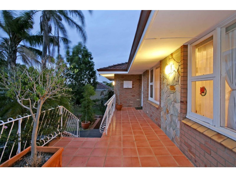 26 Joiner St, Melville WA 6156