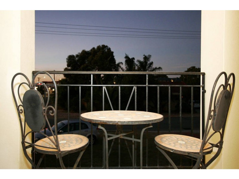 2b Doney St, Alfred Cove WA 6154