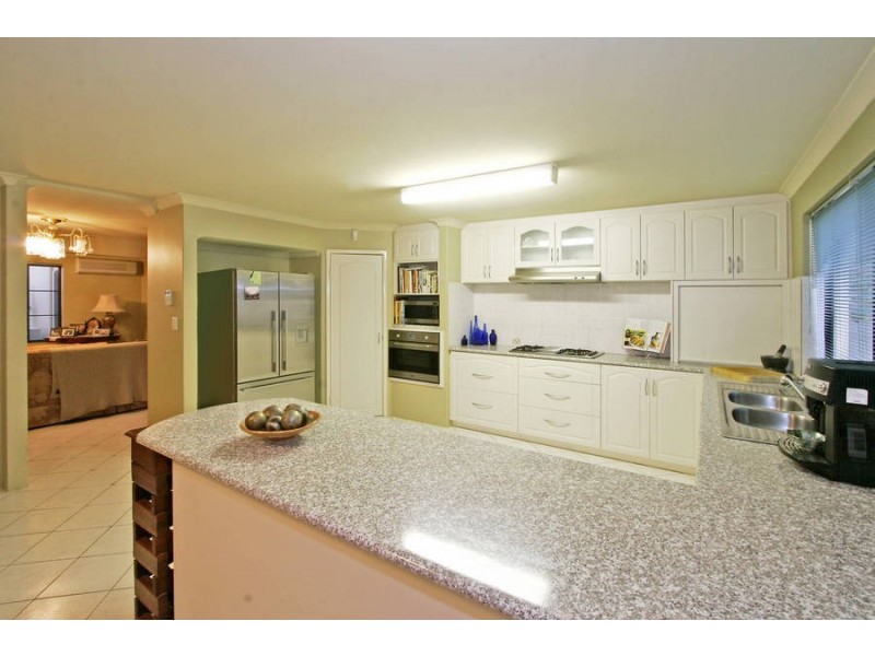 2b Doney St, Alfred Cove WA 6154