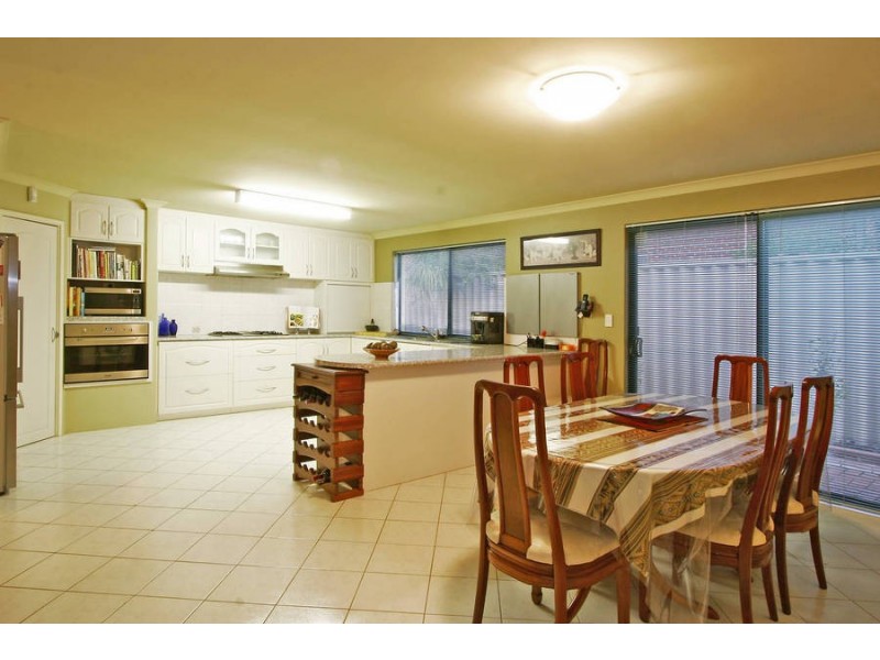 2b Doney St, Alfred Cove WA 6154