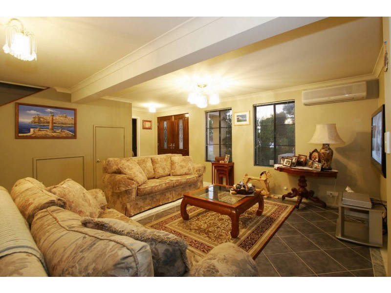 2b Doney St, Alfred Cove WA 6154