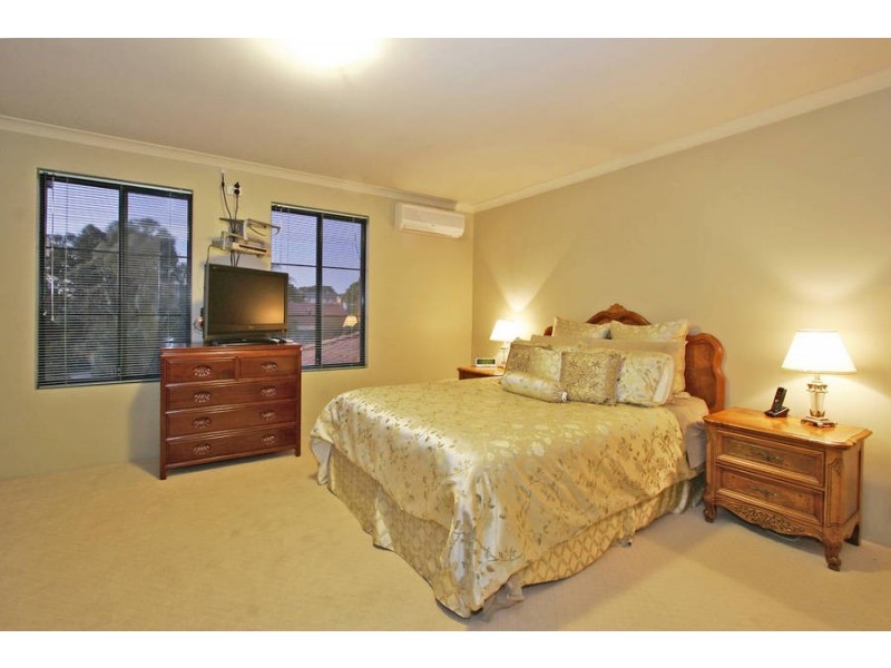 2b Doney St, Alfred Cove WA 6154