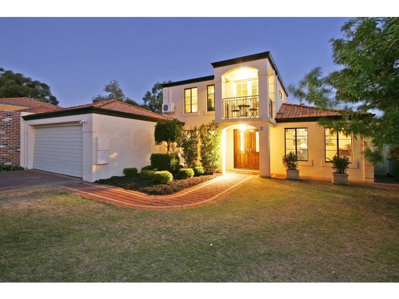 2b Doney St, Alfred Cove WA 6154