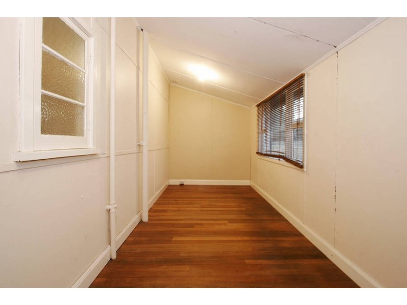 84 Snook Crecent, Hilton WA 6163