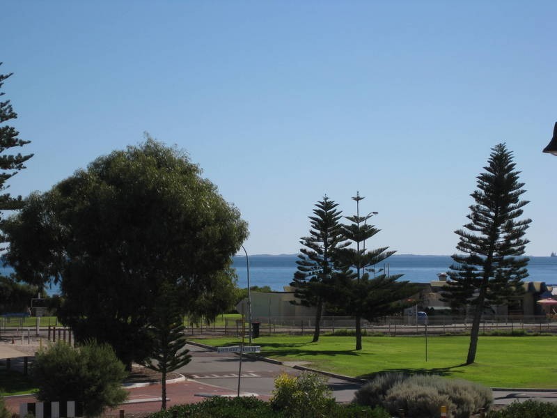 25 Keeling Wy, South Fremantle WA 6162