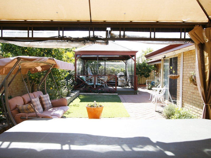 2/185 Kitchener Road, Booragoon WA 6154