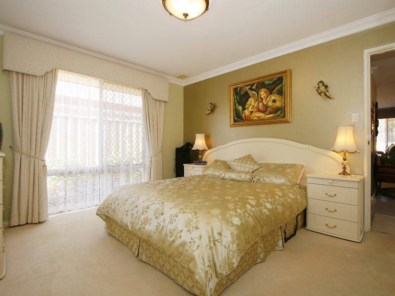 2/185 Kitchener Road, Booragoon WA 6154