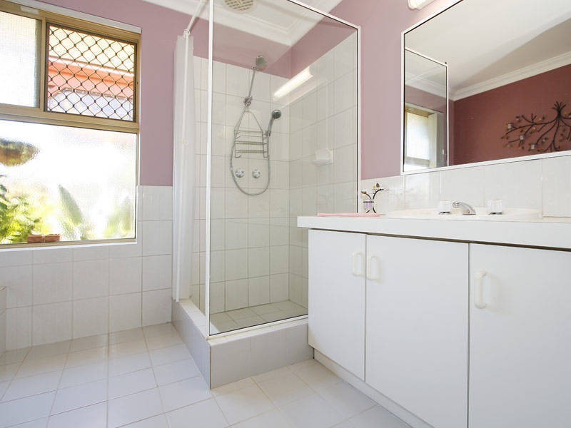 2/185 Kitchener Road, Booragoon WA 6154