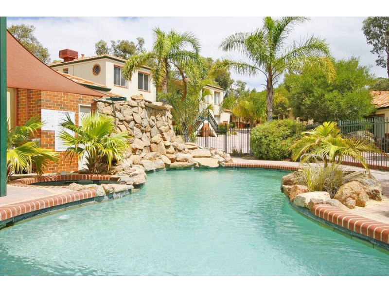 13/33 ( St Pauls Estate ) Paddington Court, Bibra Lake WA 6163