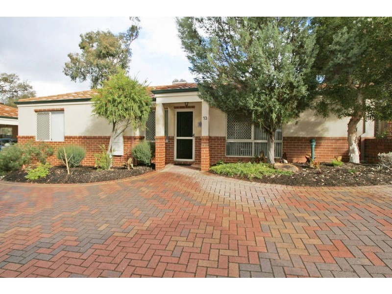 13/33 ( St Pauls Estate ) Paddington Court, Bibra Lake WA 6163