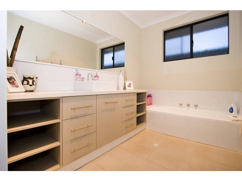 53a Joiner St, Melville WA 6156