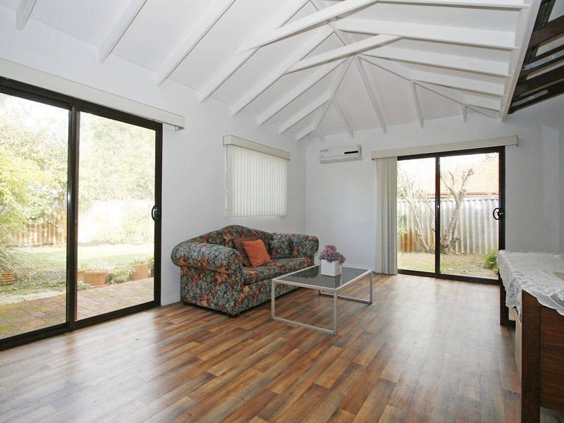 248 Riseley Street, Booragoon WA 6154