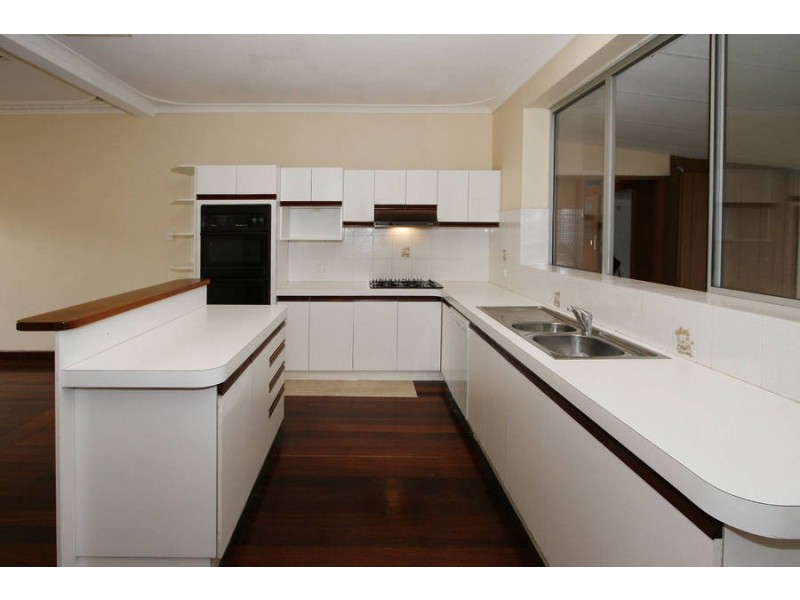15 Lawlor Rd, Attadale WA 6156