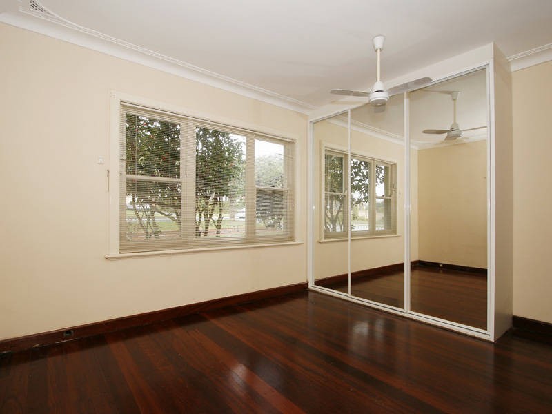 15 Lawlor Rd, Attadale WA 6156