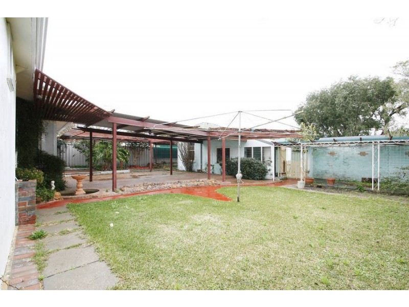 15 Lawlor Rd, Attadale WA 6156