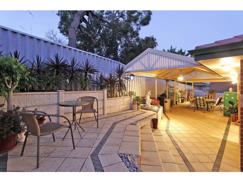 49a Williams Rd, Melville WA 6156
