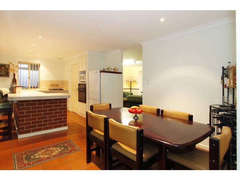 49a Williams Rd, Melville WA 6156