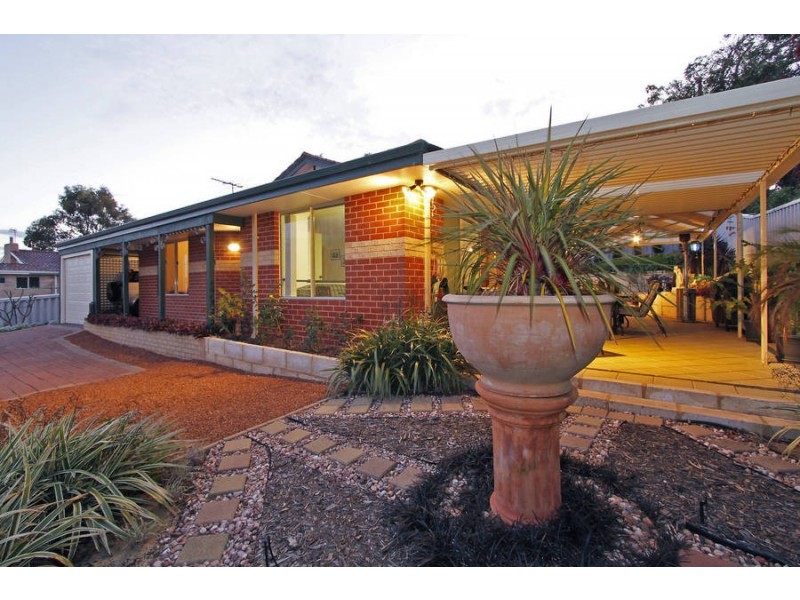 49a Williams Rd, Melville WA 6156