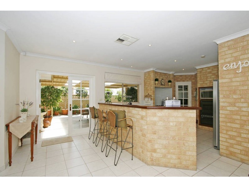 17 Mossman Crescent, Bull Creek WA 6149