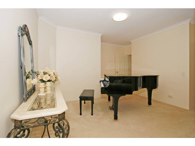 17 Mossman Crescent, Bull Creek WA 6149