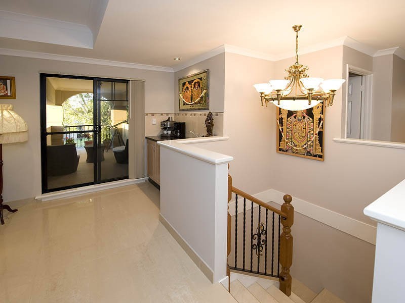 69 Central Rd, Rossmoyne WA 6148