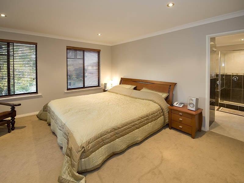 69 Central Rd, Rossmoyne WA 6148