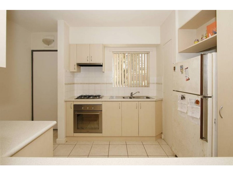 1/32  Waverley Road, Coolbellup WA 6163