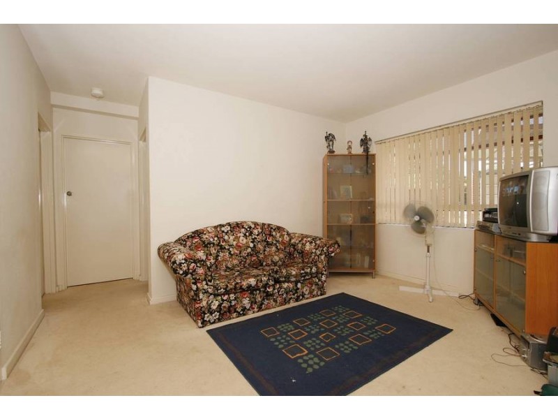 1/32  Waverley Road, Coolbellup WA 6163