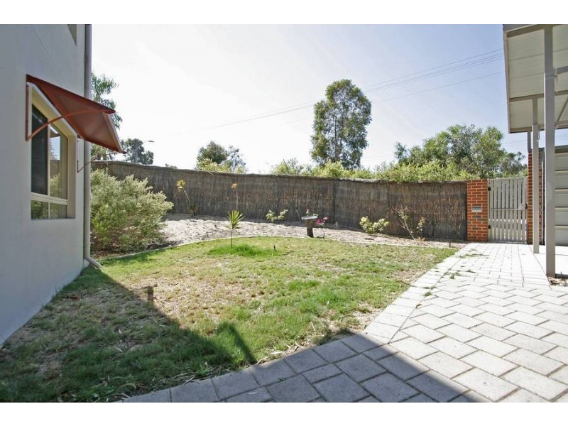 1/32  Waverley Road, Coolbellup WA 6163