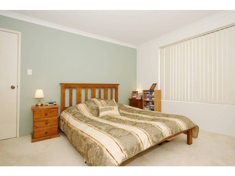 5 Dorsal Bend, Hammond Park WA 6164