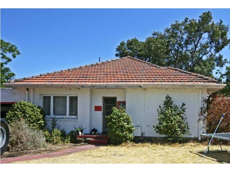 5 Rome Road, Melville WA 6156