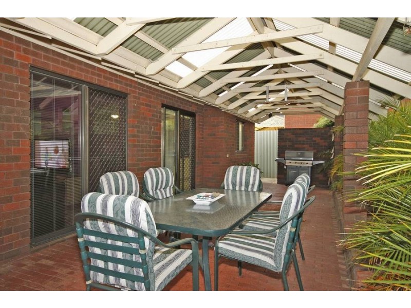 17 Fontley Rd, Kingsley WA 6026