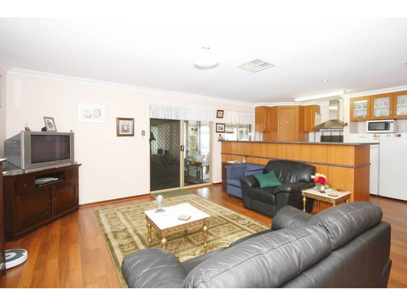 16 Hebbard St, Samson WA 6163