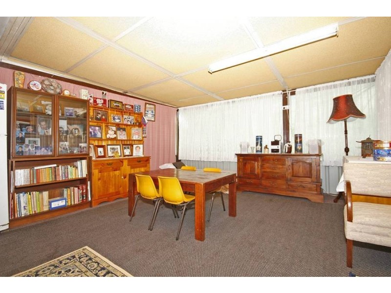 16 Hebbard St, Samson WA 6163