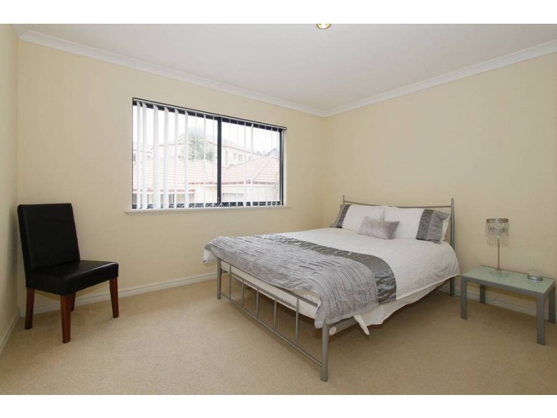 3/15 Selina St, Innaloo WA 6018