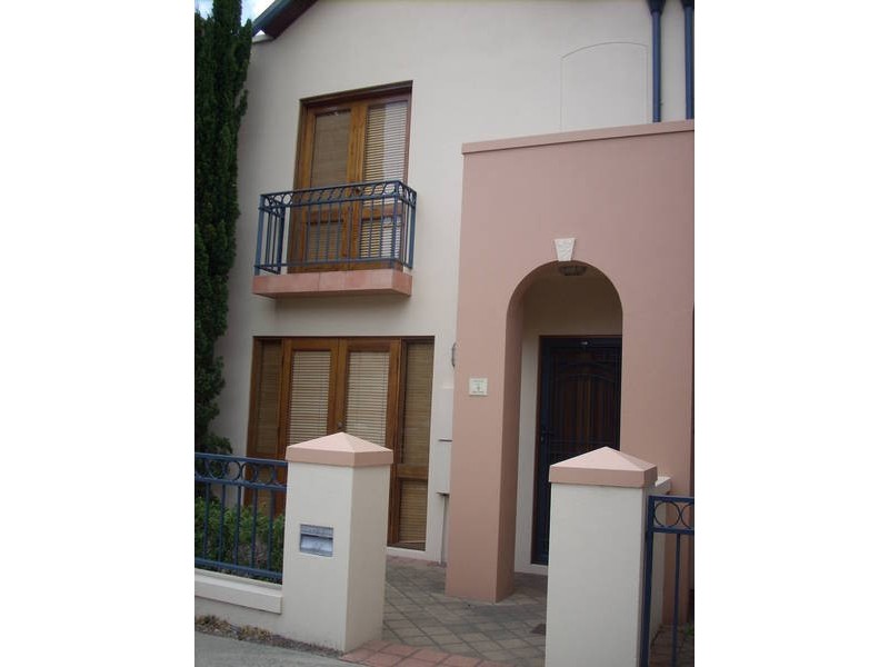 2/ 9 Swan Street, North Fremantle WA 6159