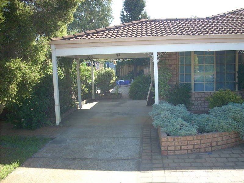 16 Ingvarson Way, Bibra Lake WA 6163