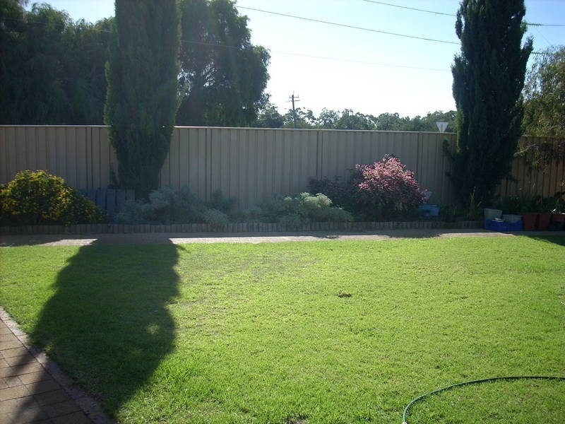 16 Ingvarson Way, Bibra Lake WA 6163