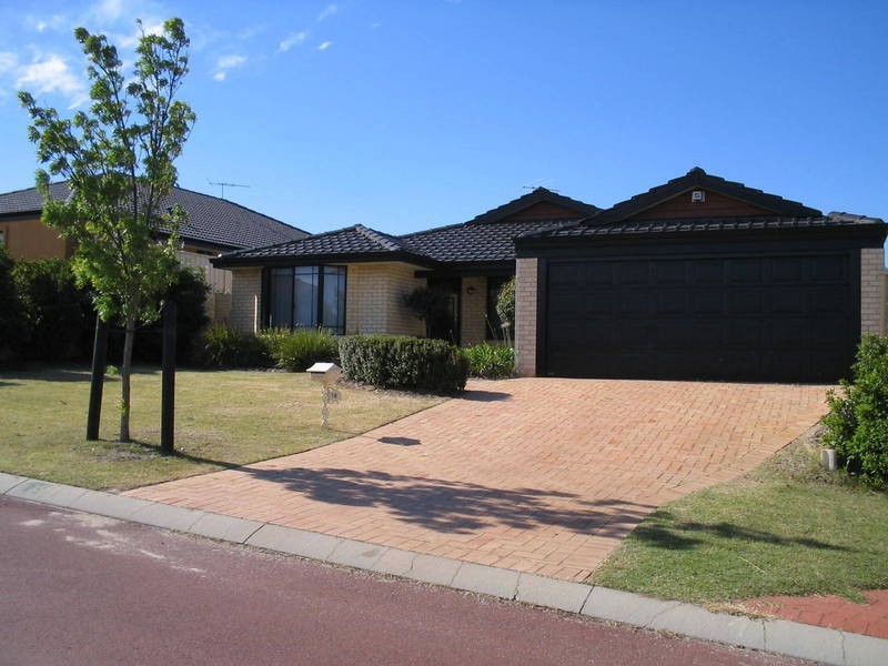16 Callara Vista, Success WA 6164