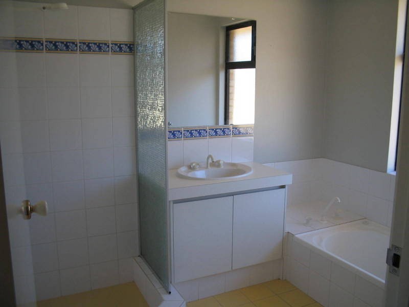 16 Callara Vista, Success WA 6164