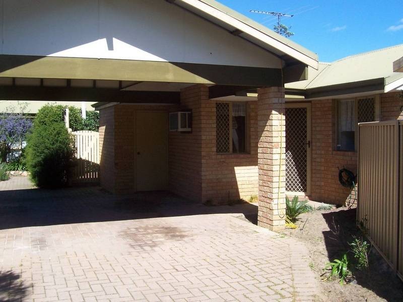 2/11 Adamson Road, Brentwood WA 6153